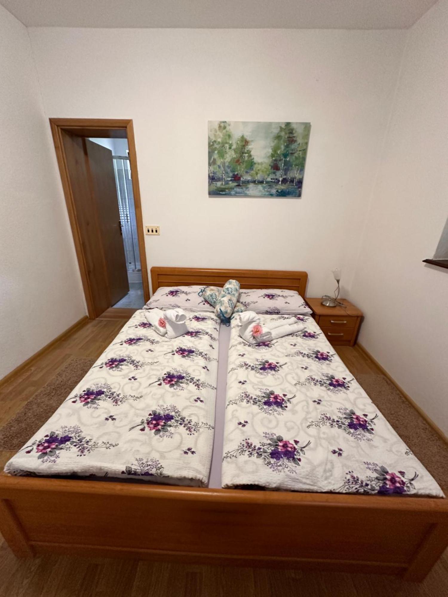 Guest House Stefanija Poljanak Eksteriør bilde